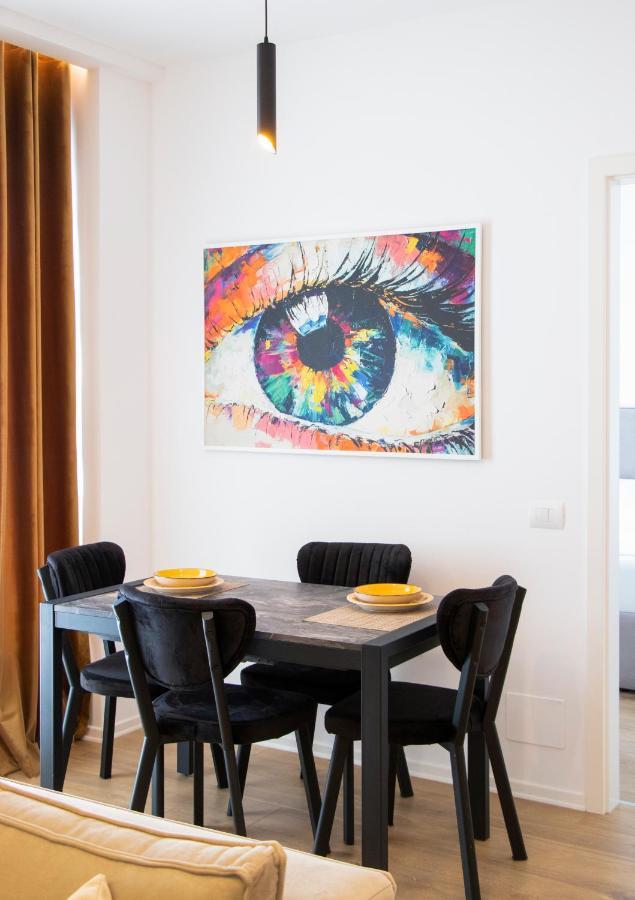 Luxury Rooftop 23 Bed and Breakfast Tirana Exterior foto